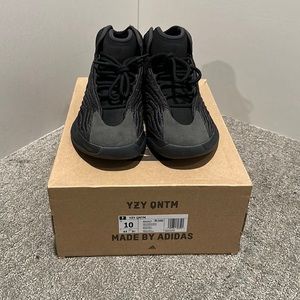 Men Yeezy QTNM size 10 US Onyx